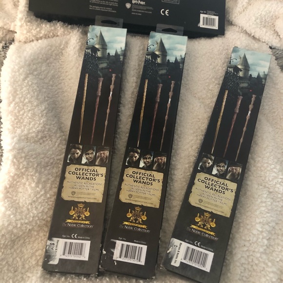 NIB Harry Potter collectors Wands - Picture 7 of 13